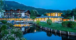 Romantik SPA Hotel Seefischer Romantik SPA Hotel Seefischer bei Nacht