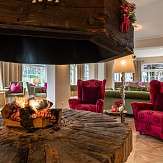 Lounge am Kamin