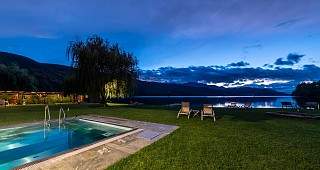 Aussenpool bei Nacht Aussenpool bei Nacht