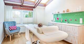 Massageliege im Spa