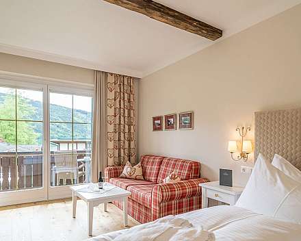 Gemütliches Hotelzimmer mit Balkon