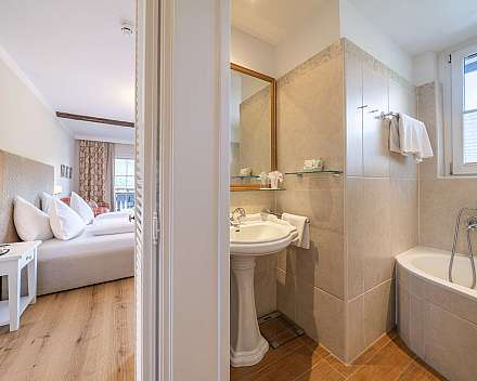 Schlafzimmer mit Bad