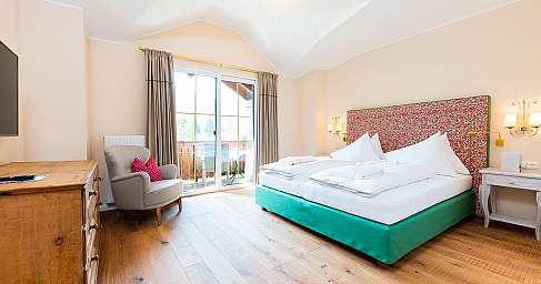 Helles Schlafzimmer im Landhausstil