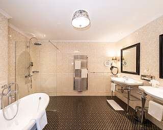 katJ Juniorsuite Bad7